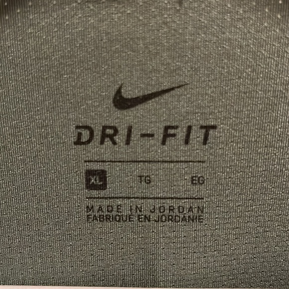Nike dri-fit t-shirt - Picture 2 of 2